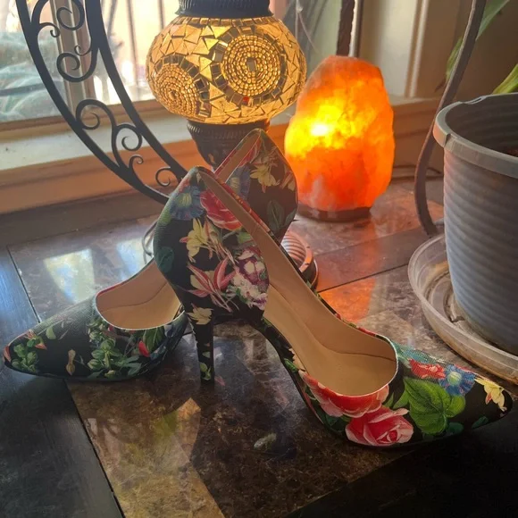 Beautiful Floral high heels - Picture 3 of 11